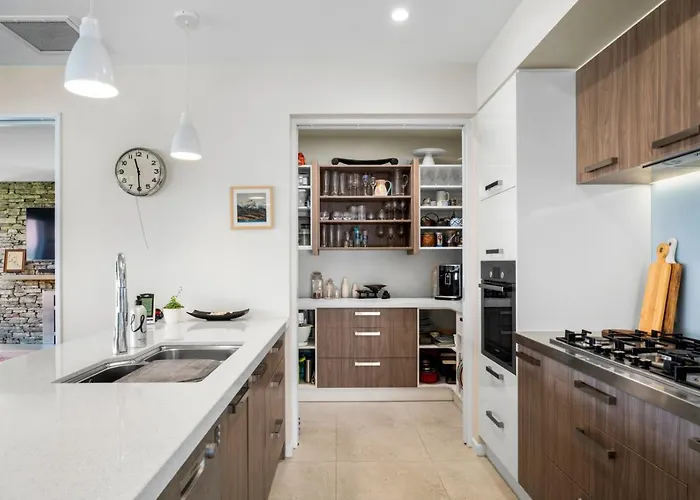 Vista Retreat -